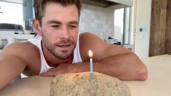 La original broma con la que Chris Hemsworth ha felicitado a Dwayne Johnson