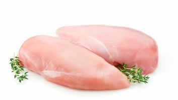 Cómo eliminar el tendón blanco duro de las pechugas de pollo en sólo cinco segundos