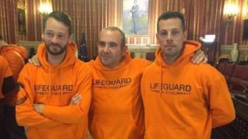 Los bomberos detenidos en Lesbos por salvar a refugiados piden ayuda para pagar la fianza