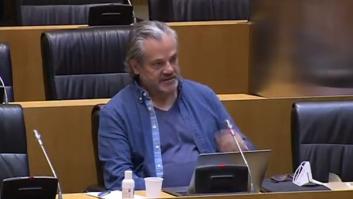 Marcos de Quinto se viste así para criticar a Pablo Iglesias