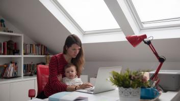 Ansiedad, fatiga mental y culpa: la realidad de las madres que teletrabajan
