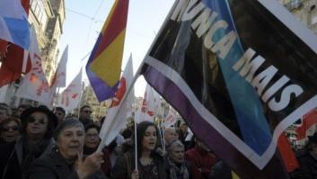 Miles de personas marchan contra la sentencia del Prestige