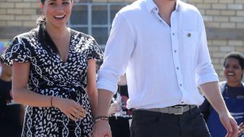 Fíjate en sus manos: lo tienen los dos y en Reino Unido subrayan que no es por el bebé