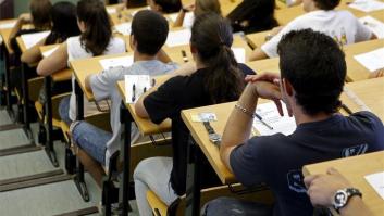El Gobierno suaviza las exigencias para las becas y aumenta su cuantía en 100 euros