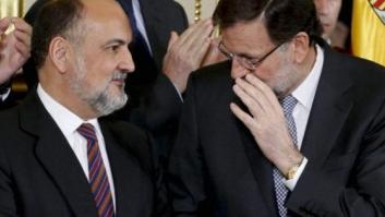 Rajoy, de broma con Rosa Díez y Toni Cantó: "Me dais hasta en el carné"