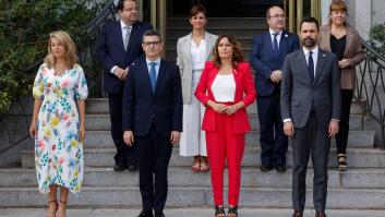 Gobierno y Generalitat pactan "desjudicializar" la política y proteger el catalán