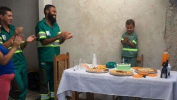 El niño brasileño que pudo cumplir su sueño gracias a los basureros de su barrio