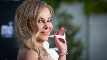 Ana Obregón retoma su tradicional posado en bañador