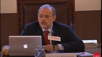 Un investigador del CSIC se lleva las manos a la cabeza por una recomendación de Fernando Simón