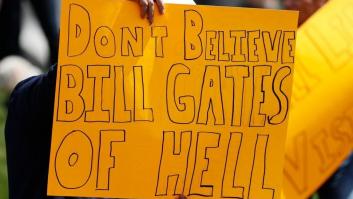 Lo que hay tras la conspiración de que Bill Gates quiere controlar la raza humana