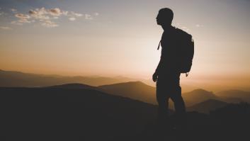 Un viajero que ha recorrido solo más de 100 de países comparte el secreto para hacer amigos en cualquier lugar