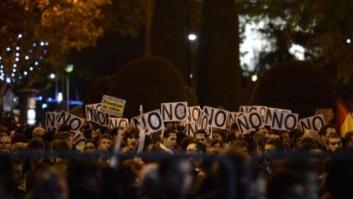 Rodea el Congreso: miles de personas rodean el Congreso en Madrid contra la "Ley Mordaza"