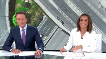 Matías Prats provoca esta cara de Mónica Carrillo por su comentario en pleno directo