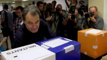 La militancia de CDC opta por crear un nuevo partido y por Homs como candidato a mitad del recuento