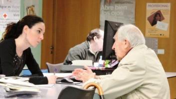 La mitad de los mayores atendidos por Cruz Roja vive bajo el umbral de la pobreza