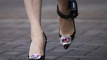 La vicepresidenta de Huawei se pasea con ropa de lujo y la pulsera con GPS de los controlados por la justicia