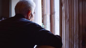 Se ofrece a hacerle la compra a un anciano en el confinamiento y le estafa 10.000 euros