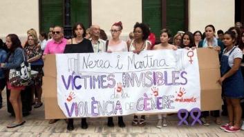 La madre de las dos niñas asesinadas por su padre hace un año denuncia al Estado por desprotección