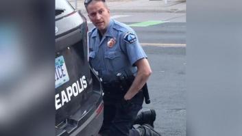 El policía imputado por el asesinato de George Floyd le aplastó el cuello durante casi nueve minutos