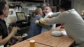 "Todavía me duelen las costillas": Chicote, obligado a intervenir en una pelea en 'Pesadilla en la cocina'