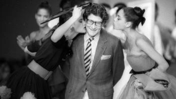 Las 5 creaciones de Yves Saint Laurent que han revolucionado tu armario