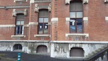 Fallece un infectado del foco del hospital de Bilbao, donde hay 25 positivos