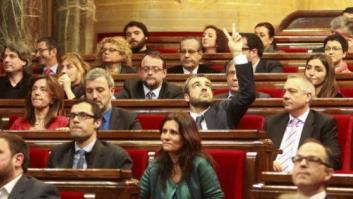 El Parlament aprueba pedir la competencia de la consulta en una votación que divide al PSC