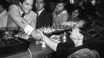 Nombran en el Congreso a Adolfo Suárez y su hijo pide la palabra indignado: "¡No es comparable!"