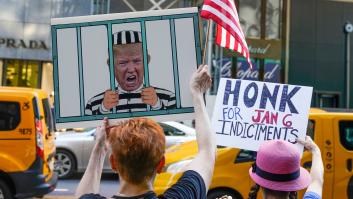 El FBI se lleva una docena de cajas en el registro de la casa de Trump