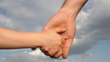 CiU pide ampliar el permiso de paternidad de 13 días a cuatro semanas