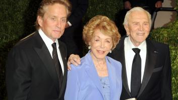 El conmovedor adiós de Michael Douglas a su madrastra Anne, que ha fallecido a los 102 años