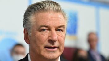 El FBI concluye que Alec Baldwin apretó el gatillo de la pistola que mató accidentalmente a su compañera