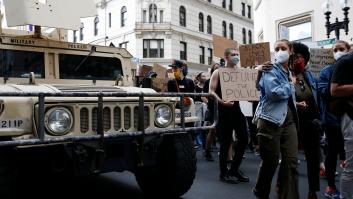 Recortar fondos de la policía: qué significa y cómo podría funcionar