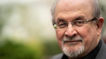 Salman Rushdie habla con los investigadores mientras permanece hospitalizado en Nueva York