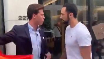 Valtonyc y el presidente de Vox en Girona se enfrentan a las puertas de la delegación de la Generalitat en Bruselas