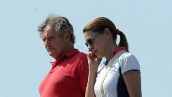 Cospedal cree "inconcebible" que a su marido se le pague "a cambio de nada"