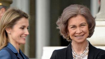 El rey fija un sueldo por primera vez a la reina Sofía y a la princesa Letizia