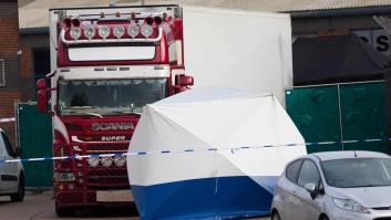 Detenido un hombre por conducir un camión con 15 personas en su interior en el sur de Reino Unido