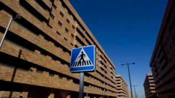 La Generalitat ultima un impuesto para 15.000 viviendas vacías propiedad de los bancos