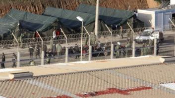 Abortan la entrada de un coche kamikaze en Melilla con 17 inmigrantes