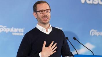 Javier Maroto (PP) va al colegio electoral de Sotosalbos y se marcha sin votar