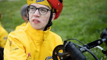 El joven Pedro Vázquez culmina el Camino de Santiago en su bicicleta adaptada con la ayuda de Becas Vamos