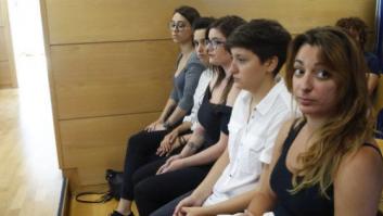 La líder de Femen defiende su 'pacifismo' y acusa a los provida de atacarlas