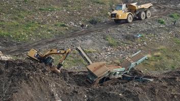 Detenido el dueño y dos altos cargos de la empresa que gestionaba el vertedero derrumbado de Zaldibar, donde permanecen sepultados dos trabajadores