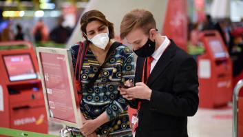 Sanidad relaja los controles sanitarios en los puntos de entrada a España