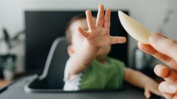 Dos padres veganos, detenidos por la muerte de su bebé al que sólo daban frutas y verduras crudas