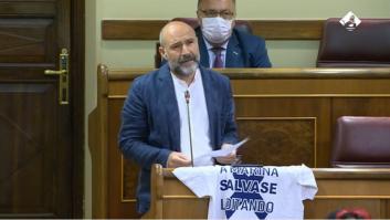 Este diputado del BNG se lleva una reprimenda por poner esta camiseta en su escaño