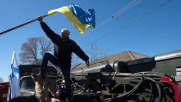 Fuerzas rusas toman el control de bases ucranianas clave en Crimea