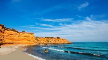A mamporros en pleno vuelo Amsterdam-Ibiza por no querer ponerse la mascarilla