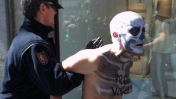 Así han irrumpido las Femen en la 'marcha por la vida' (FOTOS)